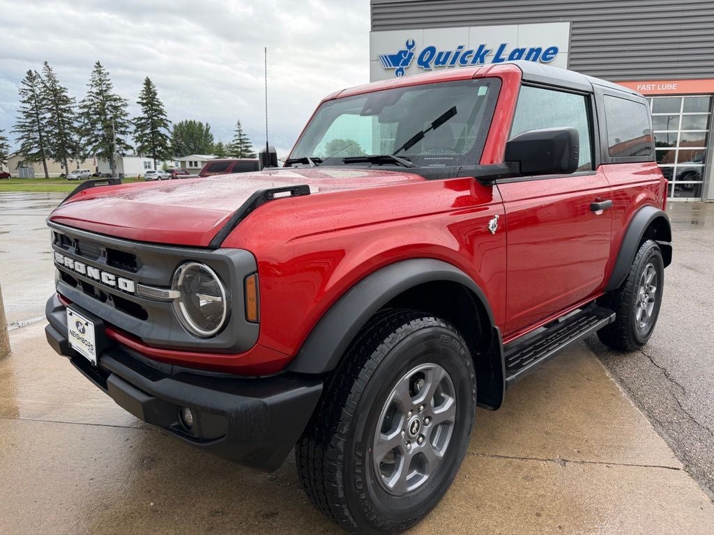2024 Ford Bronco Big Bend in Hot Pepper Red Metallic Tinted Clearcoat — front three-quarter view